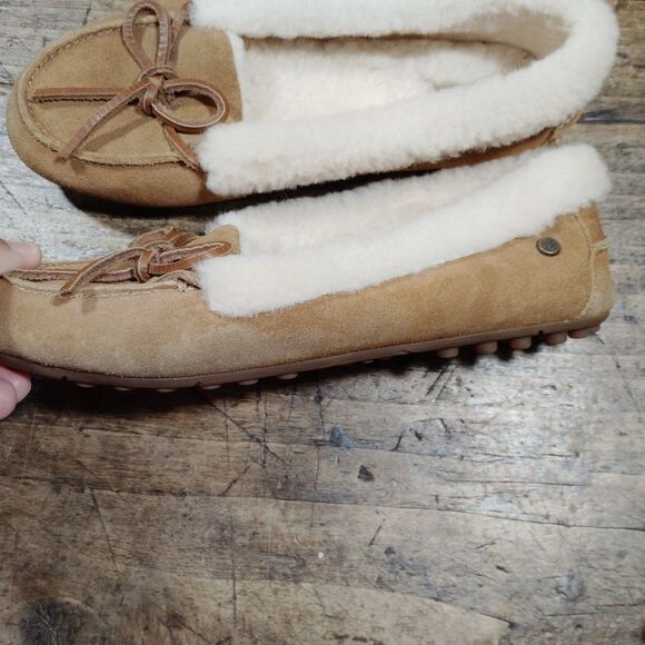 UGG Sz 7 Moccasin Chestnut Slipper Loafer Shoes Faux Fur 1020041 - Picture 9 of 10